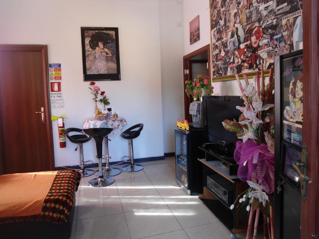 Hotel Houston Livorno - Struttura Esclusivamente Turistica - Not For Business Or Workers Bagian luar foto