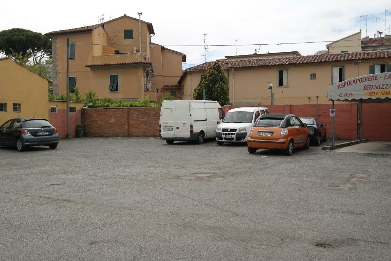 Hotel Houston Livorno - Struttura Esclusivamente Turistica - Not For Business Or Workers Bagian luar foto